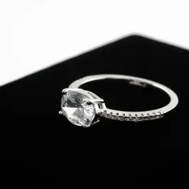 ANEL COM BANHO DE RODIO PEDRA CRISTAL OVAL FIO  CRAVEJADO