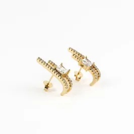 BRINCO EAR HOOK  2 FIOS CRAVEJADO COM PEDRA CRISTAL QUADRADA