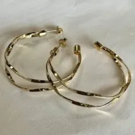 ARGOLA 4CM COM 2 AROS EM ESPIRAL E TARRACHA 