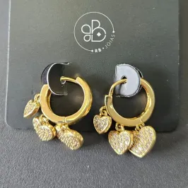 ARGOLA CLICK 3 CORAÇÕES CRAVEJADOS PENDURADO