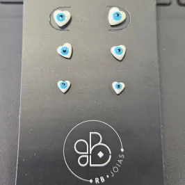 BRINCO TRIO DE CORAÇÕES OLHO GREGO