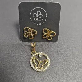 CONJUNTO BORBOLETA BRINCO E PINGENTE VAZADO E CRAVEJADO