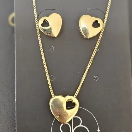CONJUNTO CORAÇÃO LISO COM MINI CORAÇÃO VAZADO