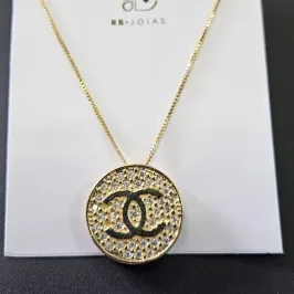 GARGANTILHA MEDALHA INSPIRAÇÃO CHANNEL 45 CM
