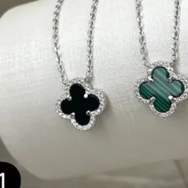 GARGANTILHA VAN CLEEF PRETO
