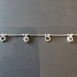 TORNOZELIRA PENDURADA CORAÇÃO PEDRA E VAZADO