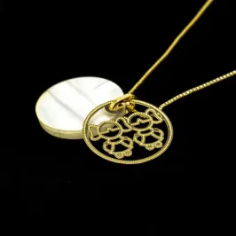 GARGANTILHA MEDALHA MENINAS VAZADO NA MADREPEROLA