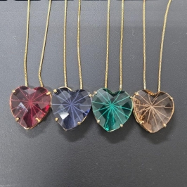 GARGANTILHA PEDRA CORAÇÃO CORES VARIADAS
