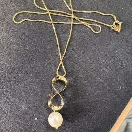 GARGANTILHA PINGENTE INFINITO PÉROLA