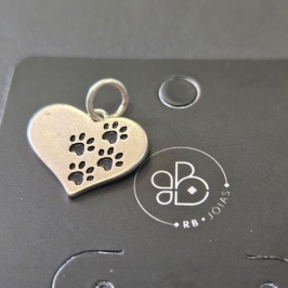 PINGENTE CORAÇÃO PEGADAS PATA CACHORRO