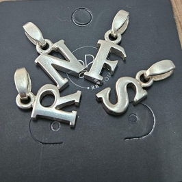 PINGENTE LETRAS LISO G