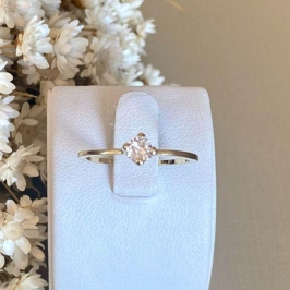 ANEL SOLITARIO 4 GARRAS FIO QUADRADO