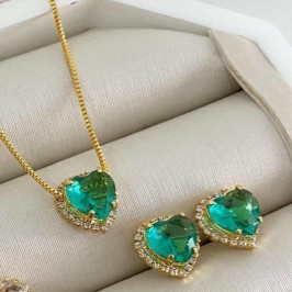CONJUNTO CORAÇÃO CRAVEJADO PEDRA VERDE