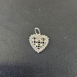 PINGENTE CORAÇÃO DETALHADO CRAVEJADO