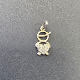 PINGENTE MENINO CORAÇÃO CRAVEJADO