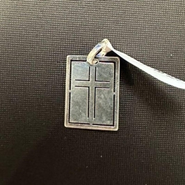 PINGENTE PLACA COM CRUCIFIXO