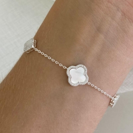 PULSEIRA 3 TREVOS NA MADREPEROLA COM EXTENSOR