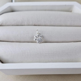 PINGENTE PATA DE CACHORRO CRAVEJADO