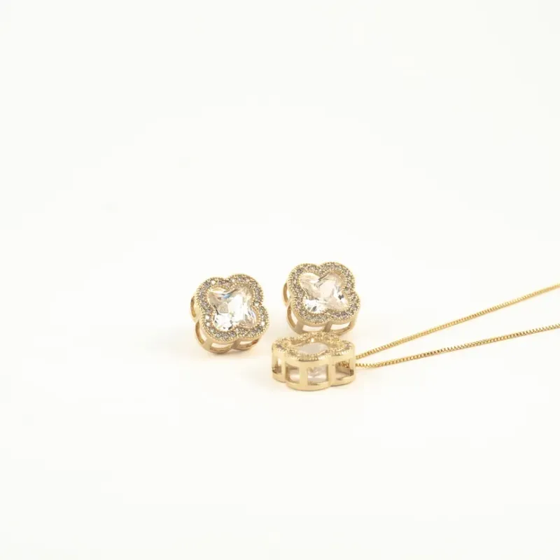 CONJUNTO TREVO VIRGINIA PEDRA CRYSTAL BORDA CRAVEJADA