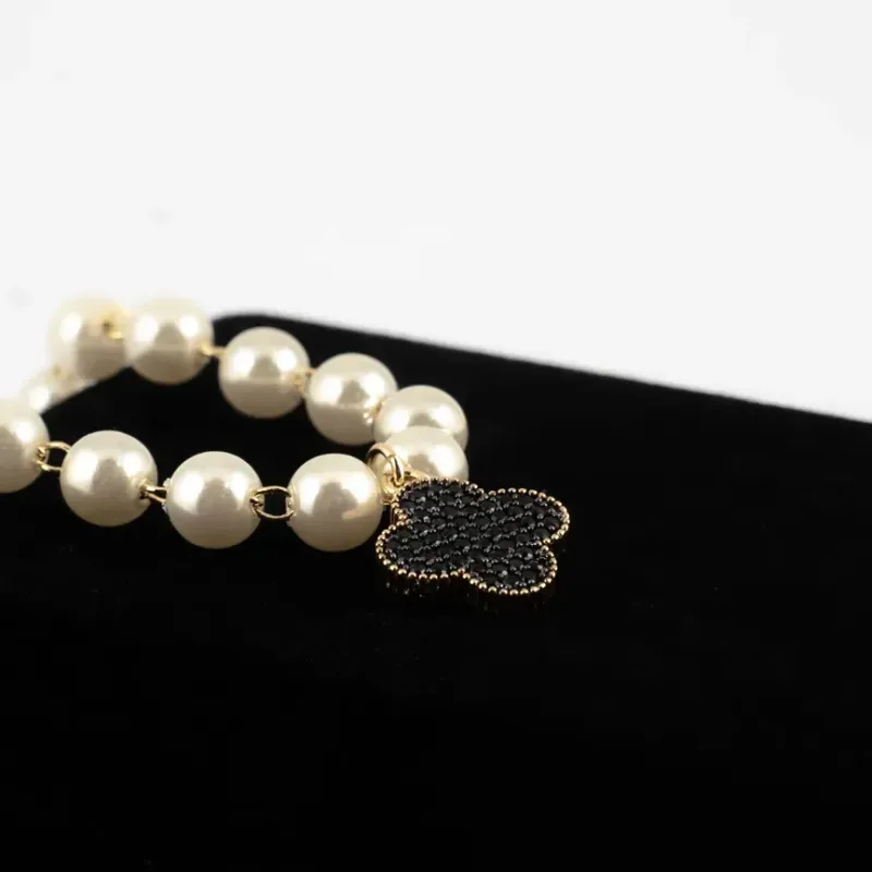 PULSEIRA PEROLA TREVO CRAVEJADO VIRGINIA
