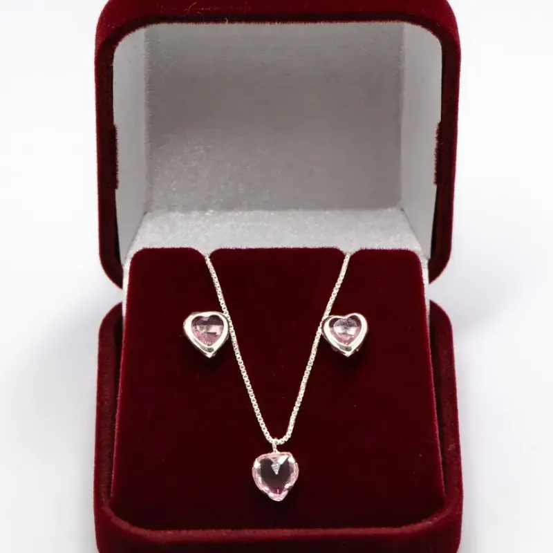 CONJUNTO PEDRA CORAÇÃO ROSA BRINCO E GARGANTILHA
