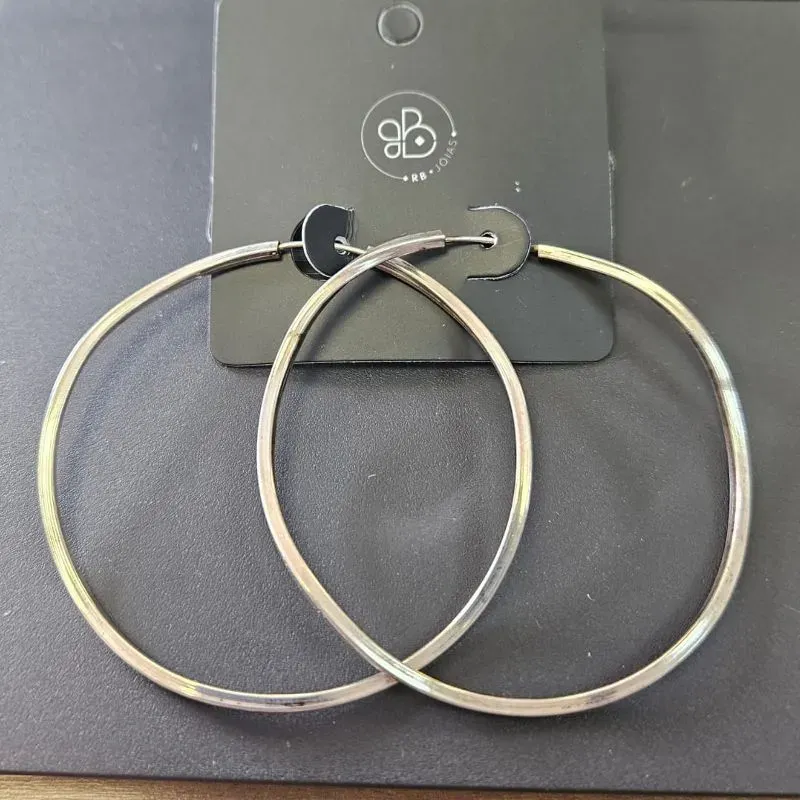 ARGOLA ONDULADA FIO QUADRADO