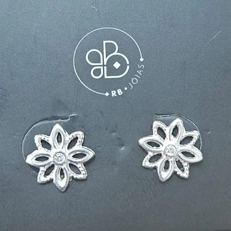 BRINCO FLOR  8 PETALAS CRAVEJADO COM PEDRA NO MEIO