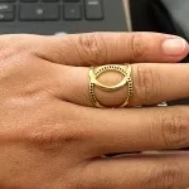 ANEL VAZADO PEDRA PRETA