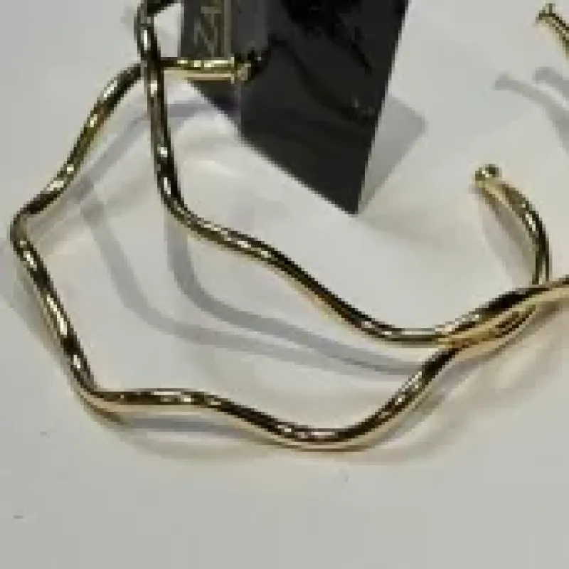 ARGOLA 6CM FIO ONDULADO 