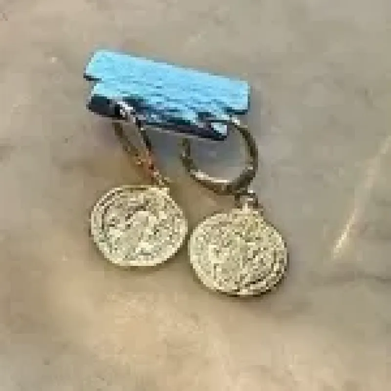 ARGOLA PENDURADA COM MEDALHA SÃO BENTO 