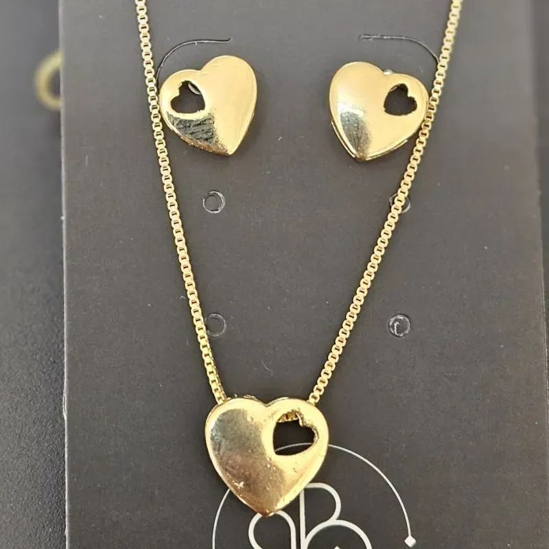CONJUNTO CORAÇÃO LISO COM MINI CORAÇÃO VAZADO