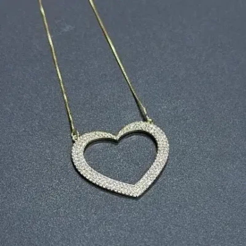 GARGANTILHA CORAÇAO VAZADO CRAVEJADO COM MICROZIRCONIA