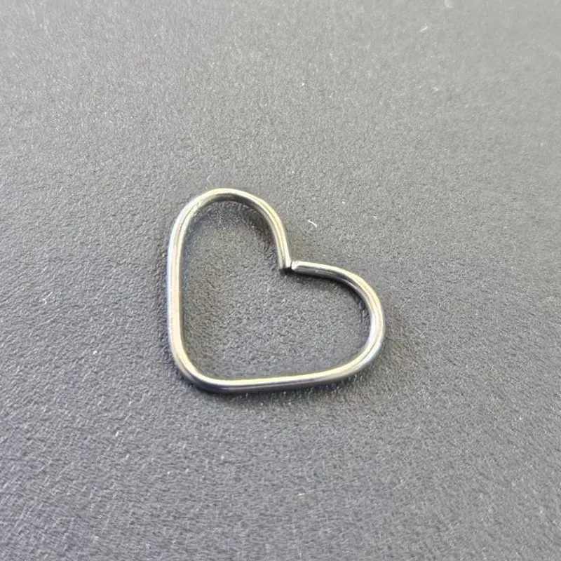 PIERCING CORAÇÃO FINO