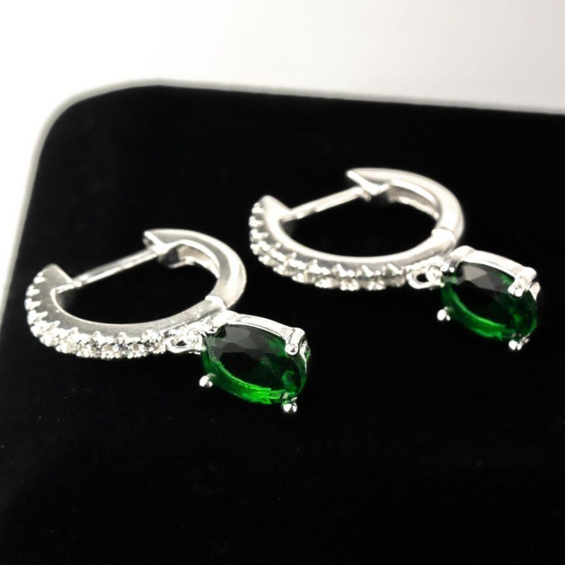 ARGOLA CLICK CRAVEJADA PEDRA VERDE PENDURADA