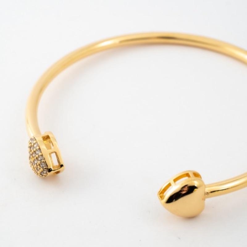BRACELETE 2 CORAÇÕES CRAVEJADO E LISO