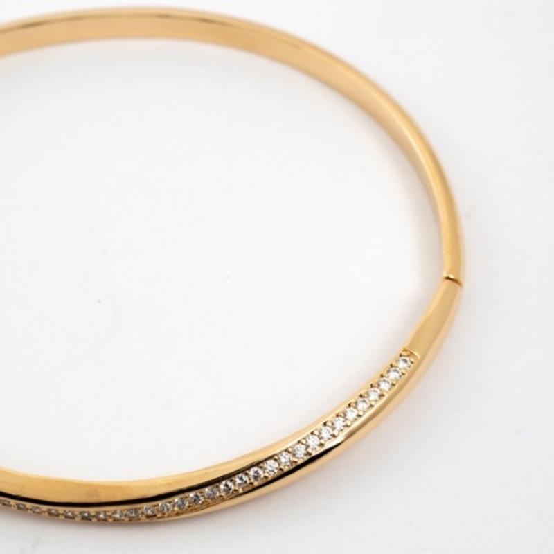 BRACELETE FIO ONDULADO E CRAVEJADO