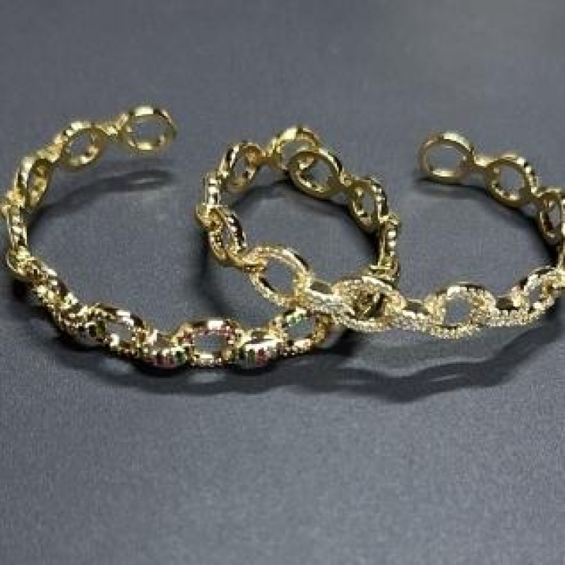 BRACELETE FORMATO PIASTRINI CRAVEJADO CORES VARIADAS