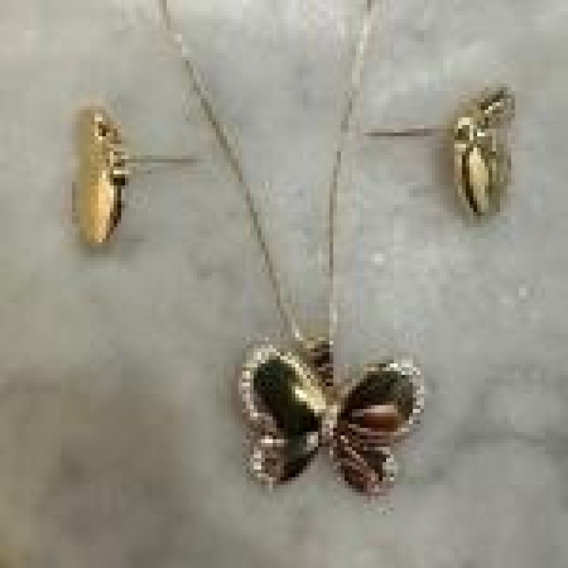 CONJUNTO BORBOLETA CRAVEJADO COM PEDRA CRYSTAL