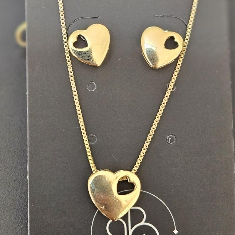 CONJUNTO CORAÇÃO LISO COM MINI CORAÇÃO VAZADO