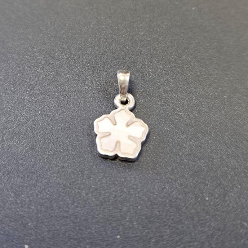 PINGENTE FLOR MADREPEROLA