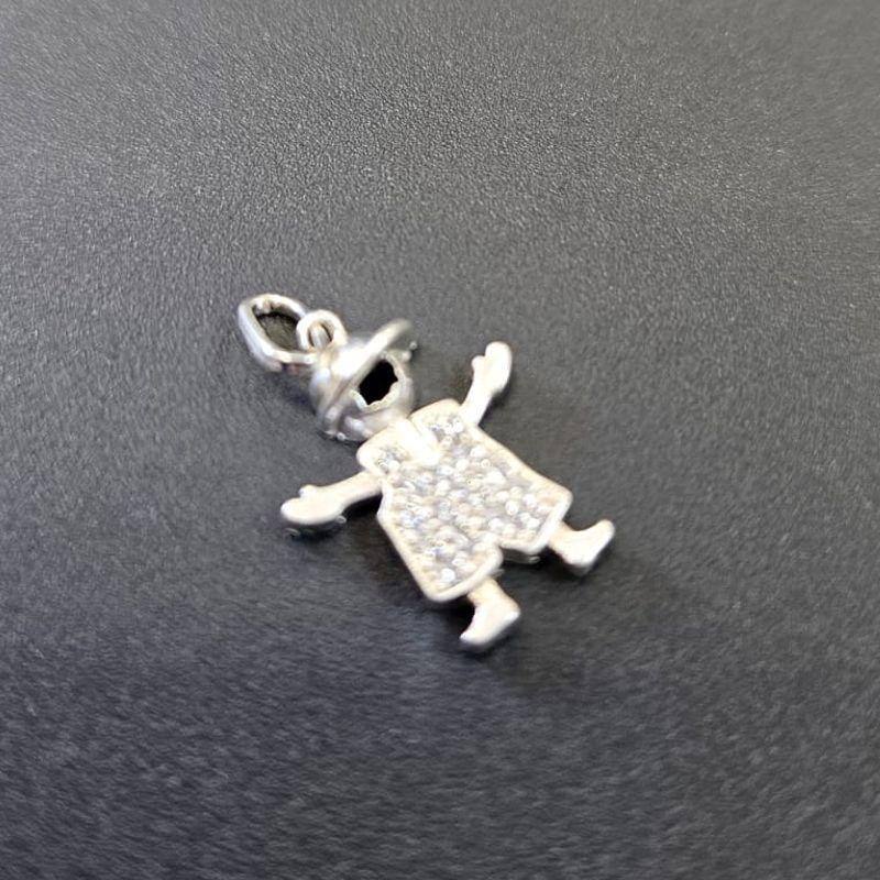 PINGENTE MENINO BONE CORPO CRAVEJADO