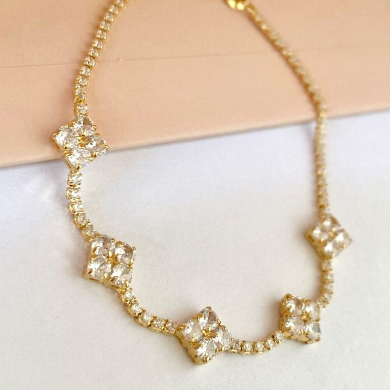 PULSEIRA CRAVEJADA COM ZIRCONIAS
