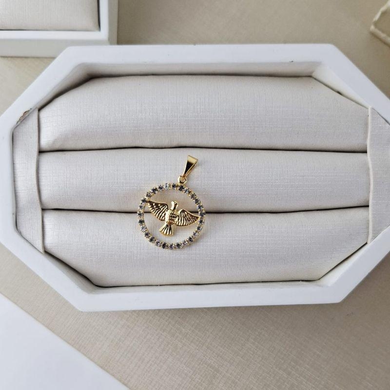 PINGENTE ESPIRITO SANTO CRAVEJADO E TRABALHADO