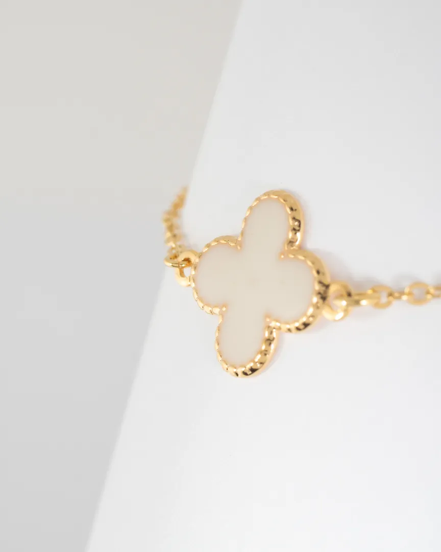 PULSEIRA TREVO BRANCO VIRGÍNIA