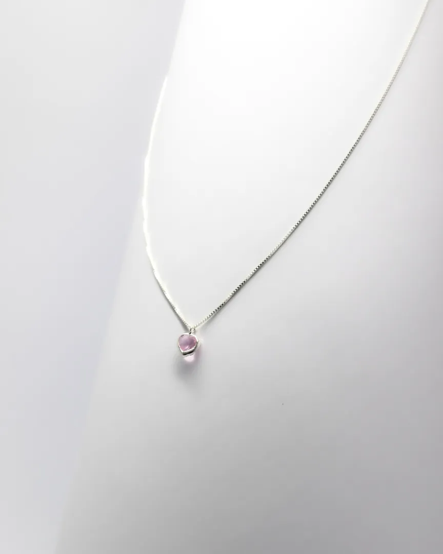 CONJUNTO PEDRA CORAÇÃO ROSA BRINCO E GARGANTILHA