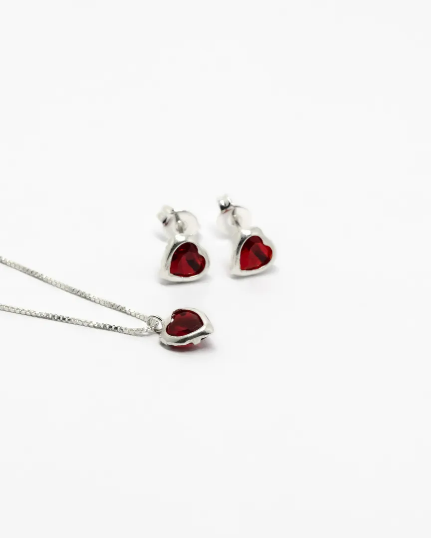 CONJUNTO PEDRA CORAÇÃO VERMELHO BRINCO E GARGANTILHA