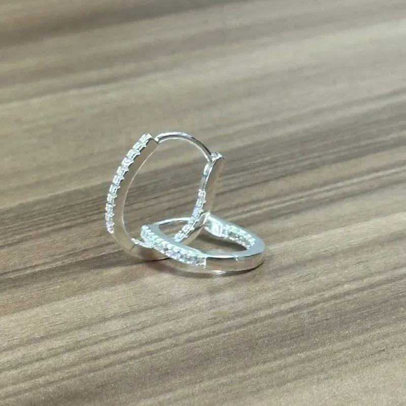 ARGOLA OVAL CRAVEJADA CLICK OVAL