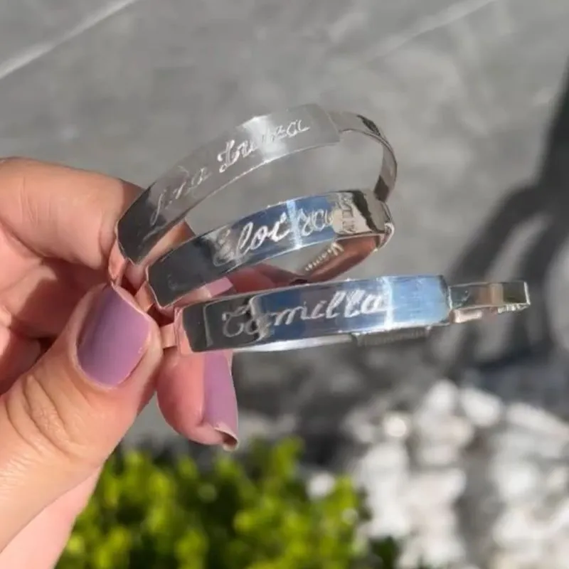 BRACELETE PERSONALIZADO COM CHAPA E ARGOLAS IDADE