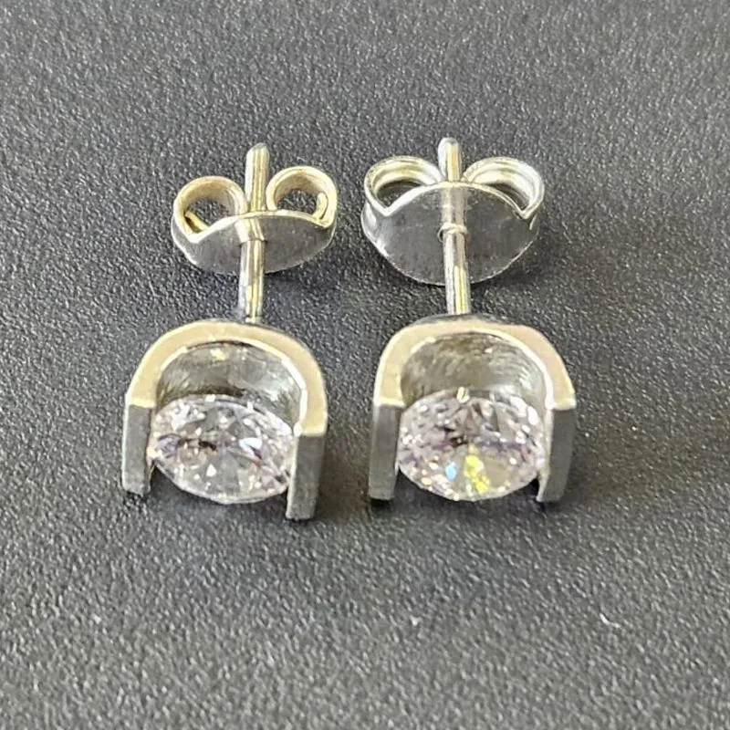 BRINCO CÁLICE PONTO DE LUZ EMBUTIDO