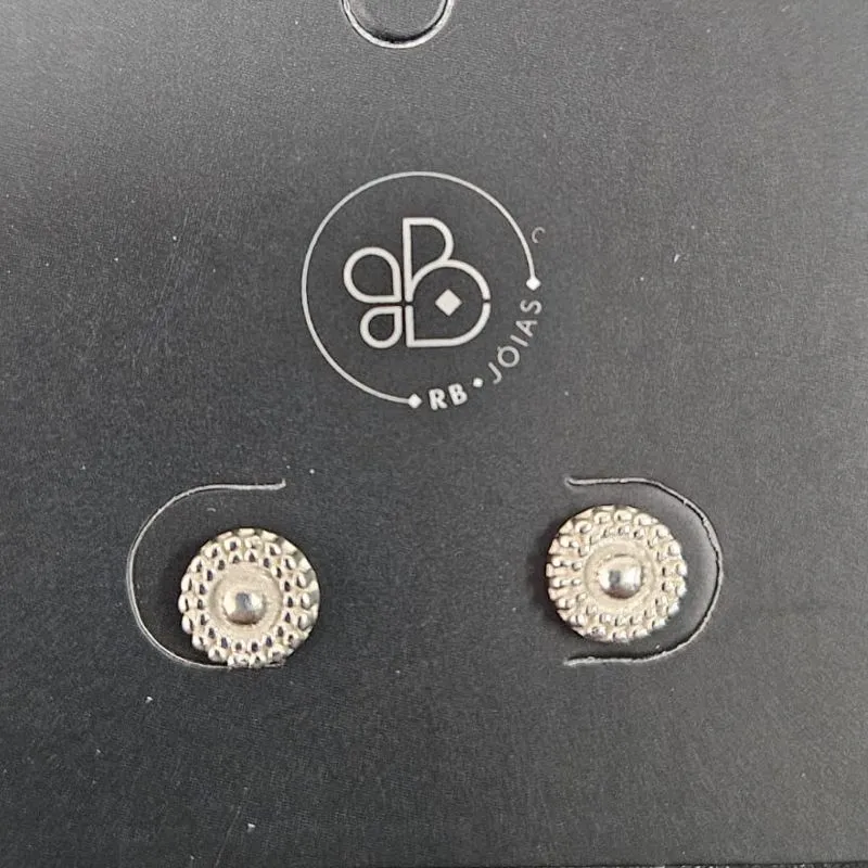BRINCO REDONDO DETALHADO COM BOLINHA NO CENTRO
